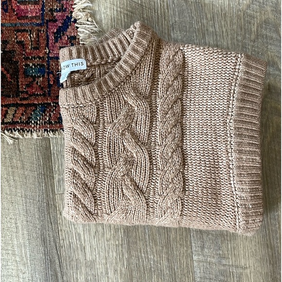 •| cropped sweater vest - Picture 7 of 8